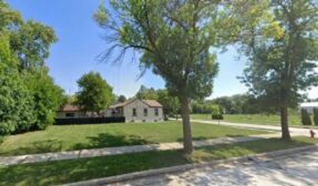 2328 W RORH AVENUE, Milwaukee, WI 53209