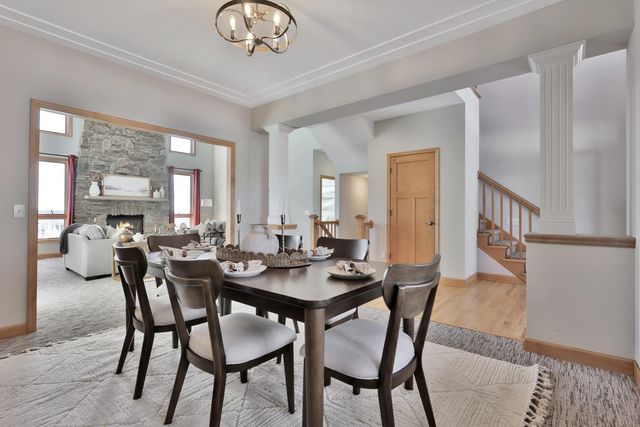 3020 Carey Heights Drive, Maplewood, MN 55109