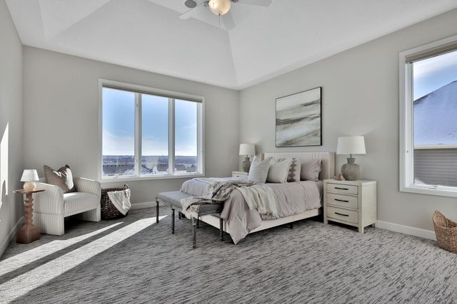 3020 Carey Heights Drive, Maplewood, MN 55109