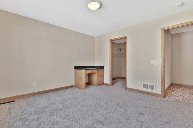 3020 Carey Heights Drive, Maplewood, MN 55109