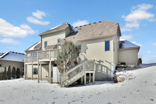 3020 Carey Heights Drive, Maplewood, MN 55109