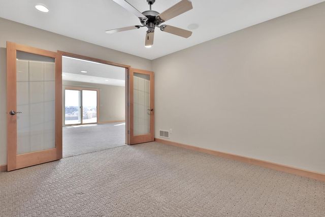 3020 Carey Heights Drive, Maplewood, MN 55109