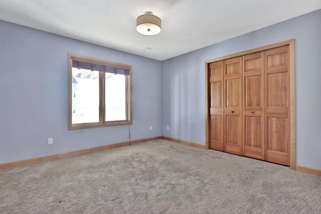 3020 Carey Heights Drive, Maplewood, MN 55109