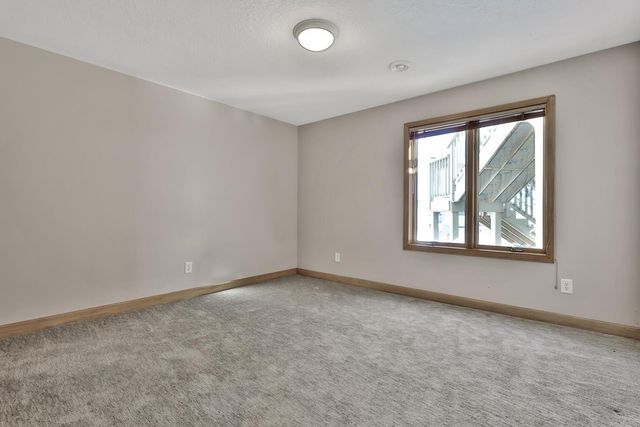 3020 Carey Heights Drive, Maplewood, MN 55109