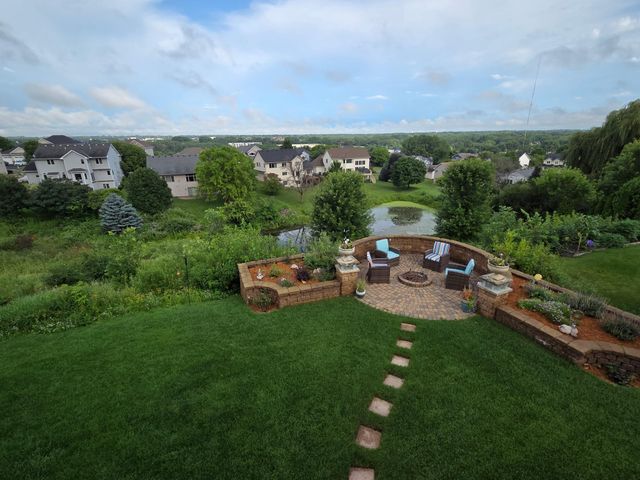 3020 Carey Heights Drive, Maplewood, MN 55109