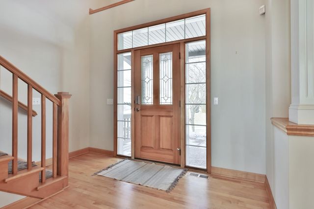 3020 Carey Heights Drive, Maplewood, MN 55109