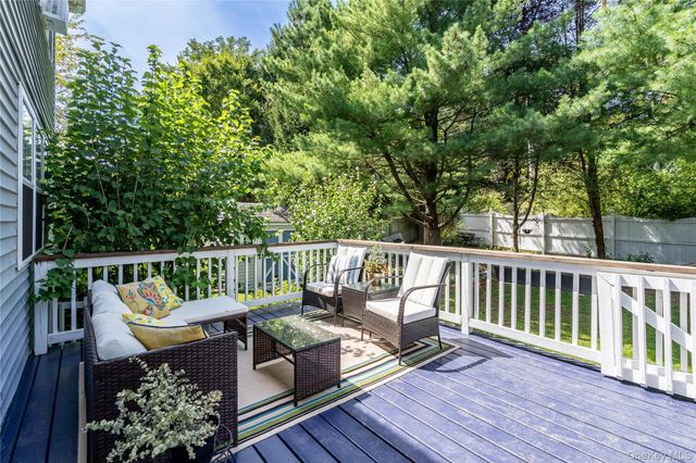 7 Pearlbush Lane, Poughkeepsie, NY 12603