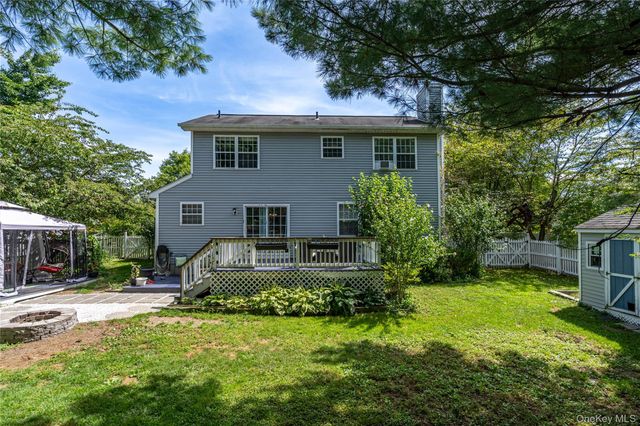 7 Pearlbush Lane, Poughkeepsie, NY 12603
