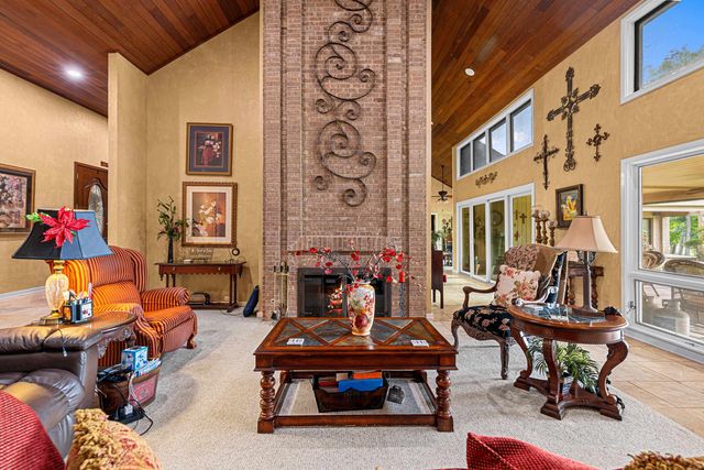 5 Oak Forest Drive, Longview, TX 75605