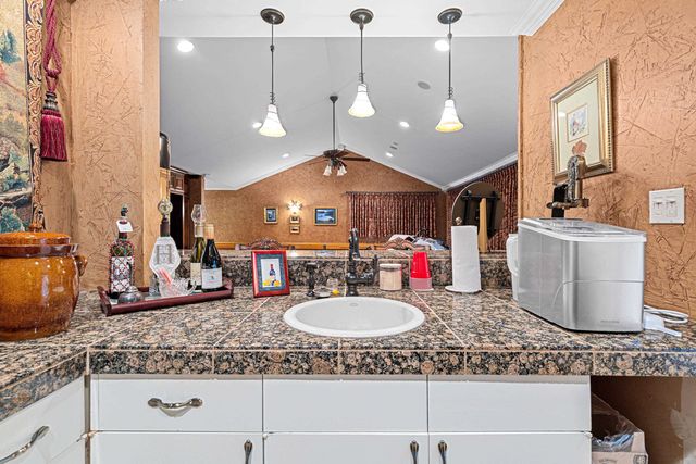 5 Oak Forest Drive, Longview, TX 75605