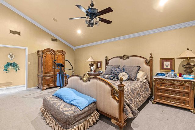 5 Oak Forest Drive, Longview, TX 75605