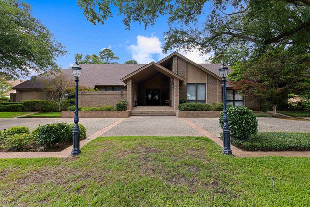 5 Oak Forest Drive, Longview, TX 75605
