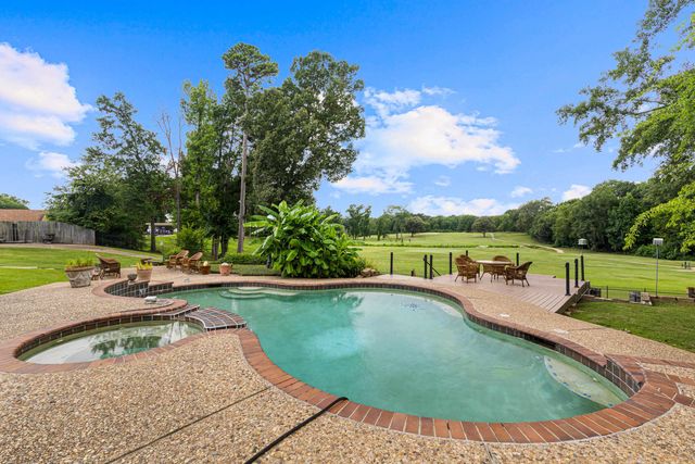5 Oak Forest Drive, Longview, TX 75605