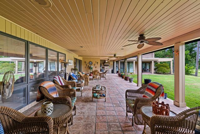 5 Oak Forest Drive, Longview, TX 75605