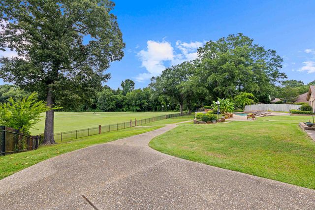 5 Oak Forest Drive, Longview, TX 75605