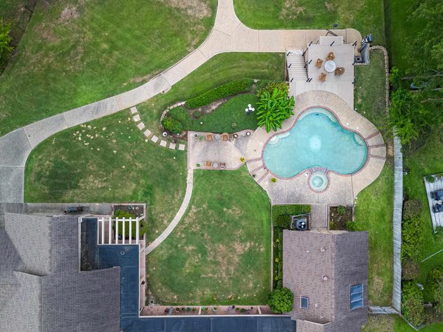 5 Oak Forest Drive, Longview, TX 75605