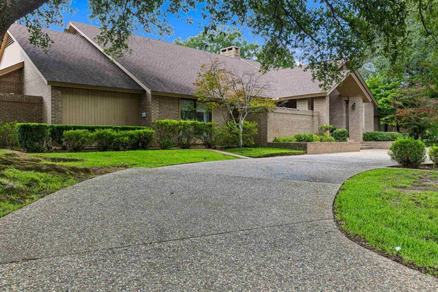 5 Oak Forest Drive, Longview, TX 75605