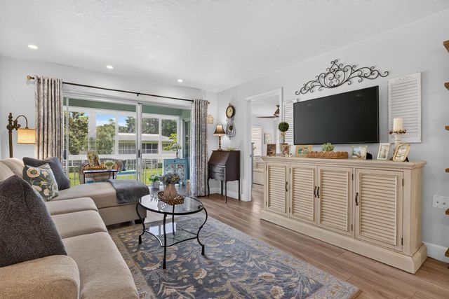 1211 Bahama Bend F2, Coconut Creek, FL 33066