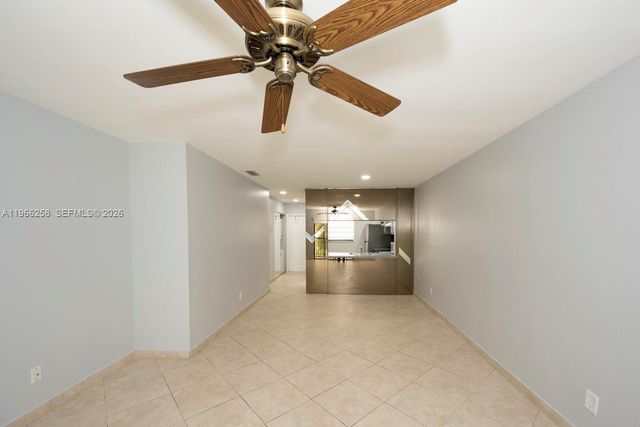 10537 NW 11th St 202, Pembroke Pines, FL 33026