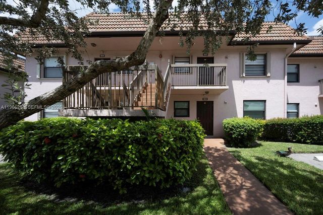 10537 NW 11th St 202, Pembroke Pines, FL 33026