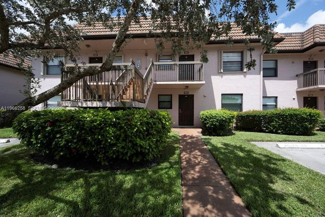 10537 NW 11th St 202, Pembroke Pines, FL 33026