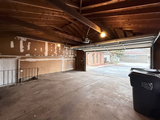 15613 Calumet Drive, South Holland, IL 60473