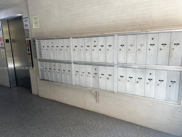 8333 Lake Dr 101, Doral, FL 33166