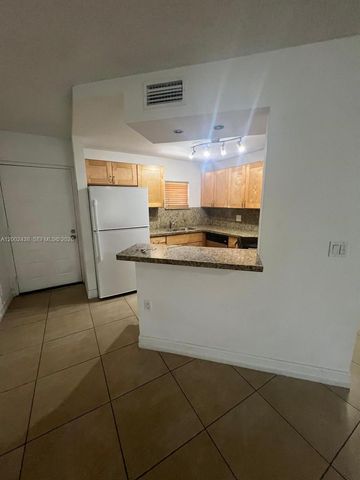 8333 Lake Dr 101, Doral, FL 33166