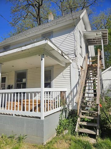 231 E Racine Street, Janesville, WI 53545