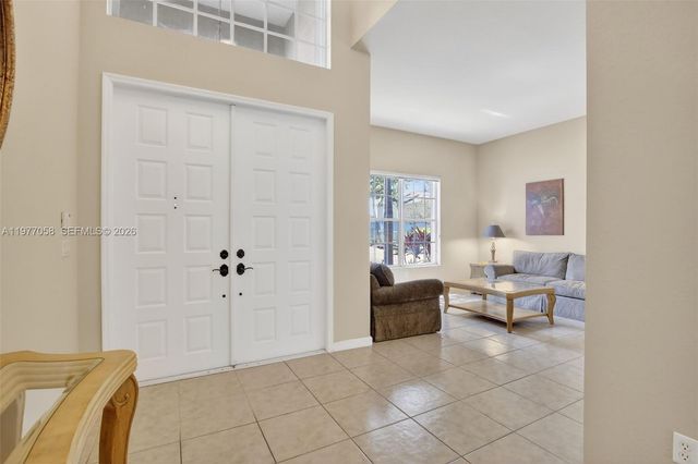 19151 N Hibiscus St, Weston, FL 33332