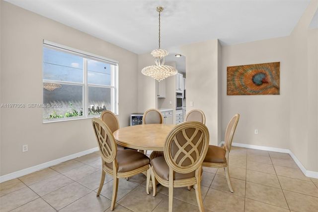 19151 N Hibiscus St, Weston, FL 33332