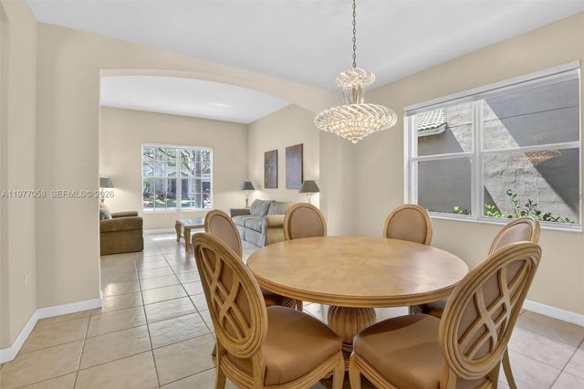 19151 N Hibiscus St, Weston, FL 33332