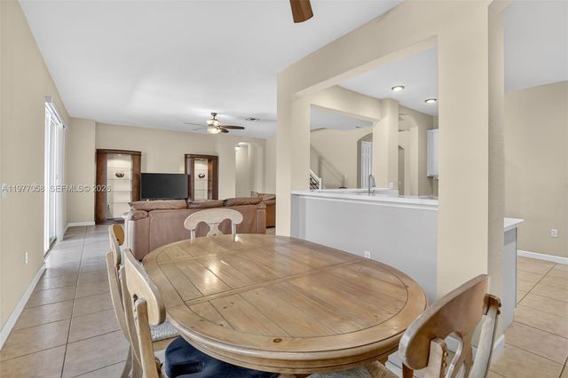 19151 N Hibiscus St, Weston, FL 33332