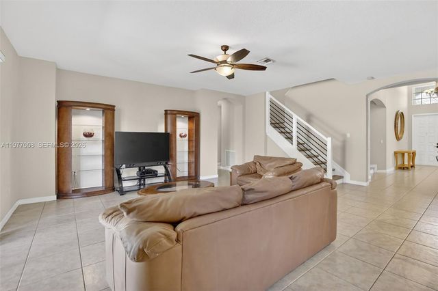 19151 N Hibiscus St, Weston, FL 33332