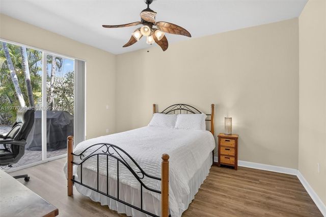 19151 N Hibiscus St, Weston, FL 33332