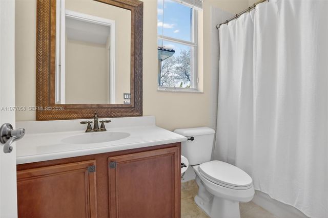 19151 N Hibiscus St, Weston, FL 33332