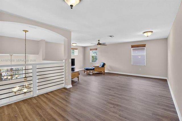 19151 N Hibiscus St, Weston, FL 33332