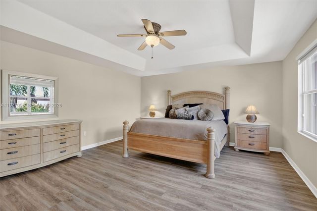 19151 N Hibiscus St, Weston, FL 33332