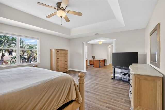 19151 N Hibiscus St, Weston, FL 33332