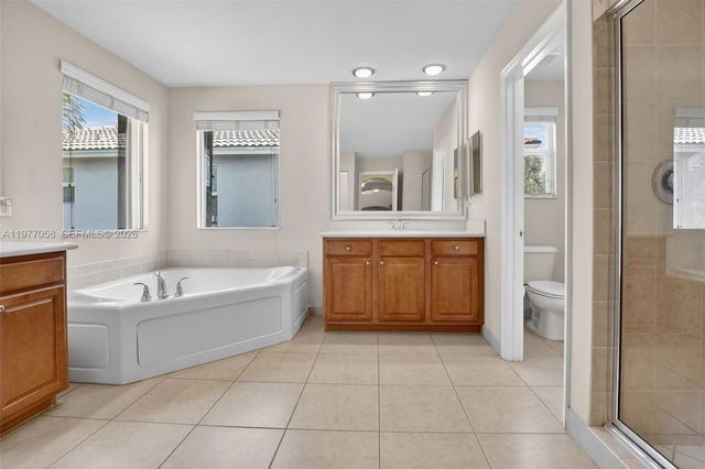 19151 N Hibiscus St, Weston, FL 33332