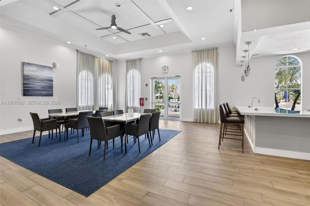 19151 N Hibiscus St, Weston, FL 33332