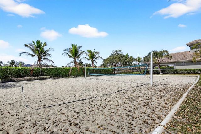 19151 N Hibiscus St, Weston, FL 33332