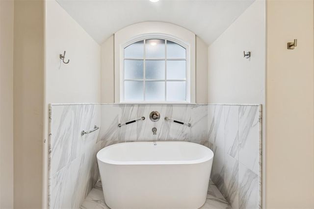 5541 Cottontail Lane, Edmond, OK 73025