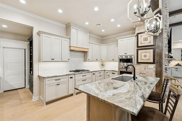 5541 Cottontail Lane, Edmond, OK 73025