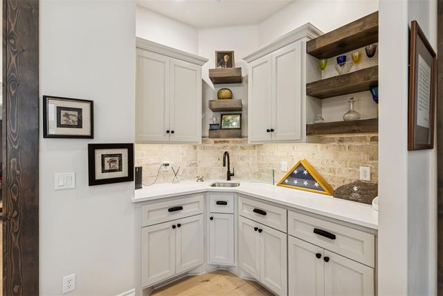 5541 Cottontail Lane, Edmond, OK 73025