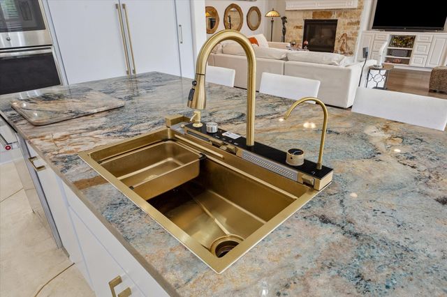 3002 Joshua Tree Lane, Manvel, TX 77578