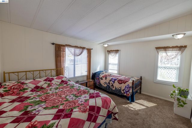 1438 Buckingham Way, Hayward, CA 94544