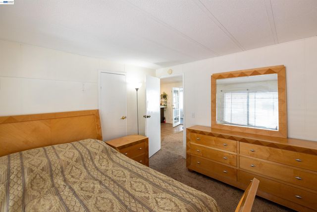 1438 Buckingham Way, Hayward, CA 94544