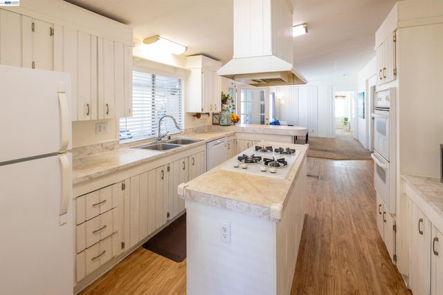 1438 Buckingham Way, Hayward, CA 94544