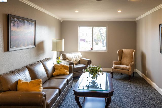 1438 Buckingham Way, Hayward, CA 94544